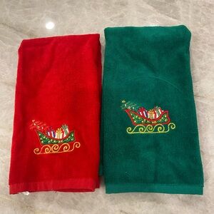 Source Unknown Red and Green Holiday Towels